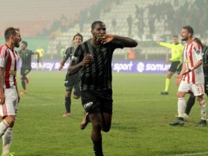 Akhisar’da Douglao’nun Performansı Göz Dolduruyor