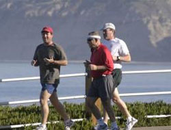 Boyun ağrıları için yürüyün ya da yüzün