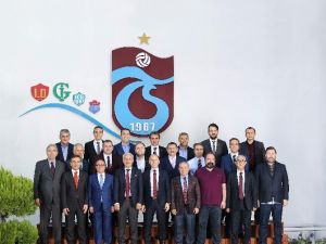 Trabzonspor Yönetim Kurulu Toplu Poz Verdi