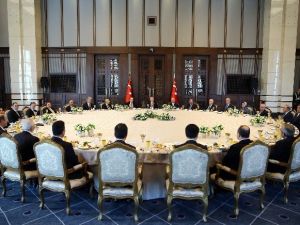 Cumhurbaşkanı Erdoğan, Doğu Ve Güneydoğu Anadolu Bölgelerindeki Üniversite Rektörlerini Kabul Etti