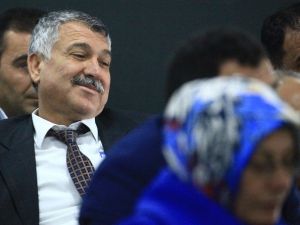 Belediye Meclisinde "Başörtüsü" Tartışması
