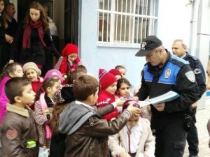 Sungurlu’da Minik Öğrenciler Polis Merkezini Gezdi