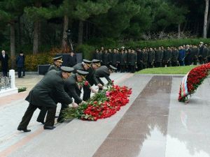 Aliyev Ölümünün 12’inci Yılında Mezarı Başında Anıldı