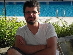 Genç Öğretmen Adayı Beyin Kanamasından Öldü
