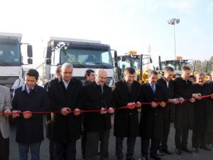 Bakan Yılmaz, Bingöl İl Özel İdaresi’ne Alınan 5 Milyon Liralık Araç Teslim Törenine Katıldı