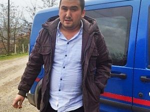 Cenazede Karşılaştığı Husumetlisini Bıçakladı
