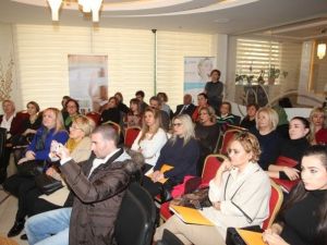 Op. Dr. Erbaş: "Kolayca Çözülecek Estetik Problemlerle Gereksiz Yere Ömür Boyu Yaşamayın"