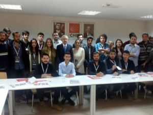 Kılıçdaroğlu’ndan Parti Okulundaki Gençlere Sürpriz Ziyaret