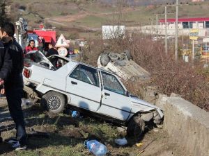 Üç Aracın Karıştığı Kazada 1’i Ağır 6 Kişi Yaralandı