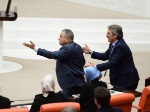 Mecliste Ak Parti-chp Gerginliği
