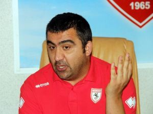 Özat, Sosyal Medyadan Bombalamaya Devam Ediyor
