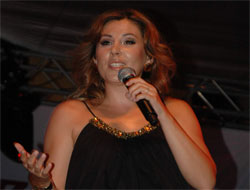 Trabzonsporlular Funda Arar konseriyle coştu!