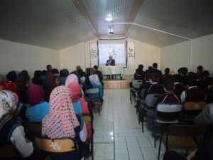 Rektör Coşkun, Hayırseverler İmam-hatip Ortaokulu’nun “Kariyer Günleri” Seminerinde Konuştu