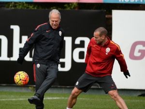 Galatasaray’da Akhisar Belediyespor Maçı Hazırlıkları