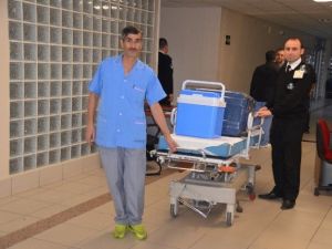 Böbrek Beklerken Karaciğerini Bağışladı