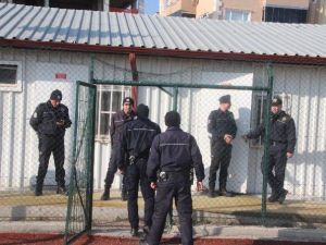 Amatör Maçta Polis Ve Yönetim Arasında Tartışma Çıktı