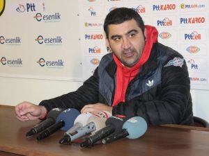 Özat: "Ben Hala Oyuncularıma İnanıyorum"