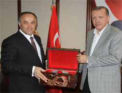 Erdoğandan Rize Valisine Ziyaret