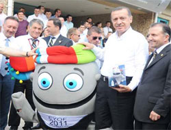 Erdoğan Trabzon'da hamsi'yle poz verdi!