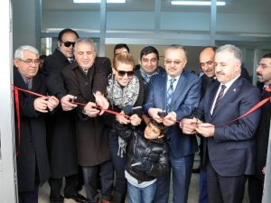 Sanatçı Gülben Ergen, Kars’ta Okul Açılışına Katıldı