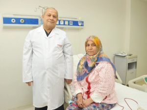 Boğazındaki 960 Gramlık Guatr Alındı