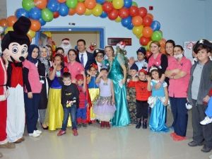 Onkoloji Hastası Çocuklar İçin Kostümlü Yılbaşı Partisi
