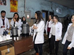 Hemşire Adaylarından ’Soğuk Madene Sıcak Uğurlama’