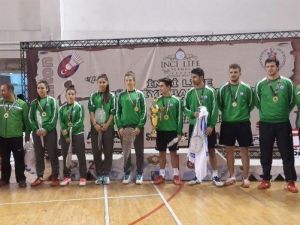 Badmintonda Türkiye Şampiyonu Yıldırım Belediyespor