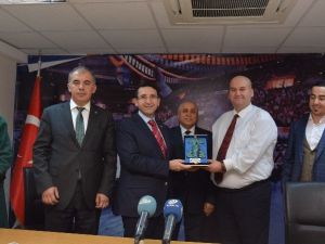 Başbakan Başdanışmanı Turhan: “Liderlik Zaafı Toplumları Ne Yazık Ki Pençesine Alıyor”