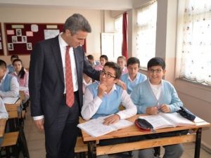 Bolu Valisi Baruş Okulları Ziyaret Etti