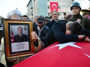 Zonguldak Şehidine Ağlıyor