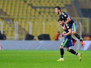 Şener Özbayraklı, Fenerbahçe Formasıyla İlk Golünü Attı