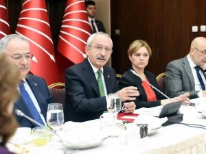 Kılıçdaroğlu, Gazetelerin Ankara Temsilcileriyle Biraraya Geldi
