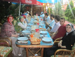 Lise Mezunları İftarda Buluştu