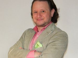 Kepçe Kulaklara Estetik Ameliyatla Çözüm