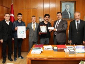 Omü Öğrencilerine Üç Ödül Birden