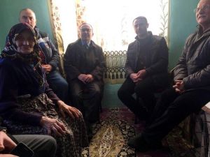 Evi Yanan Yaşlı Kadına, Kadir Topbaş Yardım Elini Uzattı