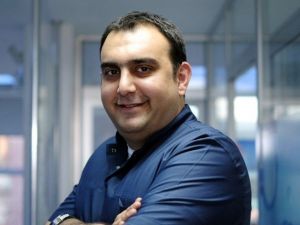 Bebeklerin Süt Dişlerine Bakım Çok Önemli