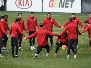 Sneıjder, Kayserispor Maçı Kadrosuna Alınmadı