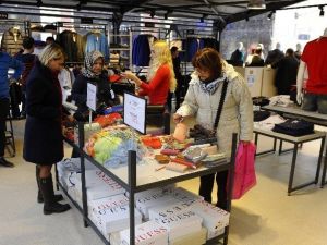Dünyaca Ünlü Markalar, Büyük İndirimlerle Lls Luxury Outlet Çadırında