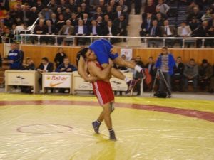 Hüseyin Akbaş Büyükler Serbest Güreş Turnuvası Tokat’ta Başladı
