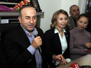 Bakan Çavuşoğlu, Antalya’da Yaşayan Rus Vatandaşlarla Buluştu
