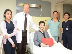 Kalp Romatizması Hastası Gökhan Alp, Sağlığına Kavuşturuldu