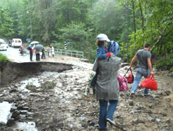 Pehlivantaşı Yolu Kapandı