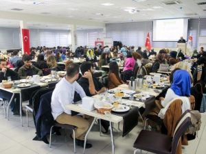 Fsmvü Mensupları Ve Mezunları Kahvaltıda Buluştu
