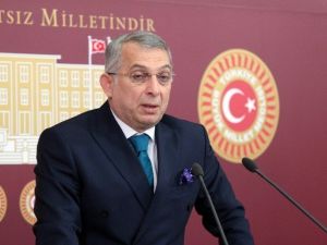 Ak Partili Külünk: “Eline Saz Alıp Çalmakla Türkiye Partisi Olunmaz”