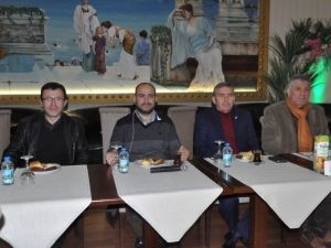 Sakarya’da “Pırlanta Uzmanlık” Kursuna Katılan Esnaflar Diplomalarını Aldı
