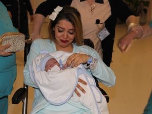 Samsun’da 2016 Yılının İlk Bebeği Saat 00.12’de Dünyaya Geldi