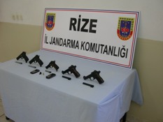 Rize'de kaçak silah operasyonu