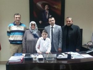 Düşme Sonucu Beynine Saplanan Kırıklar Ameliyatla Çıkartıldı